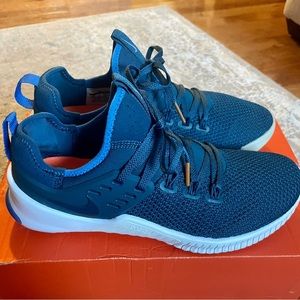 Nike Free Metcon Teal Men’s size 7.5/Women’s 9